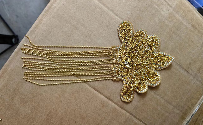 �������