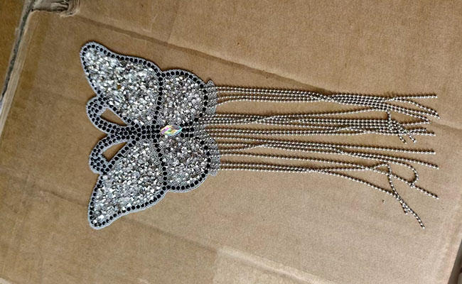 �������